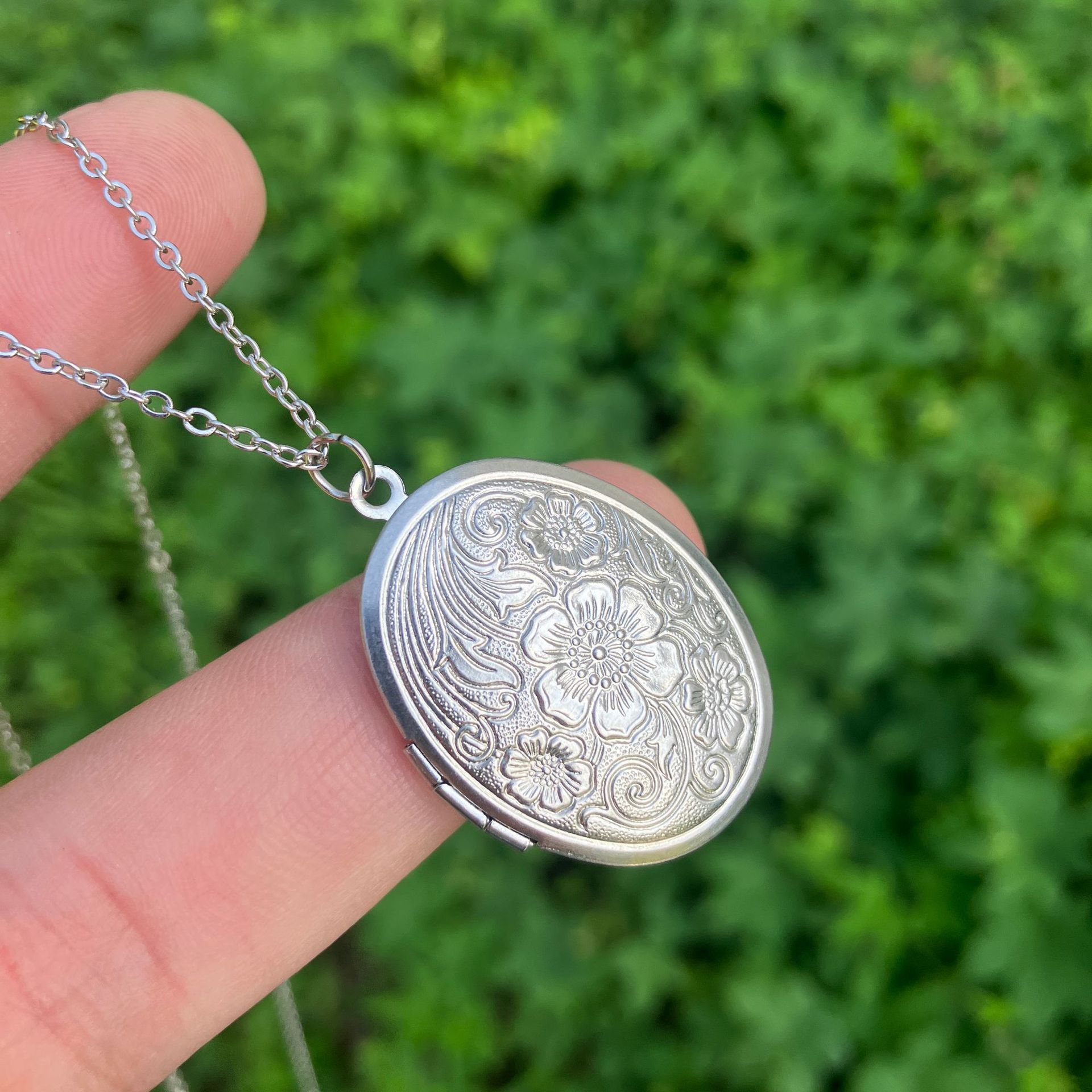 Kadınlar için Çiçekli Oval Kal - Heart Locket Necklace Photo incelemesi ve fiyatı
