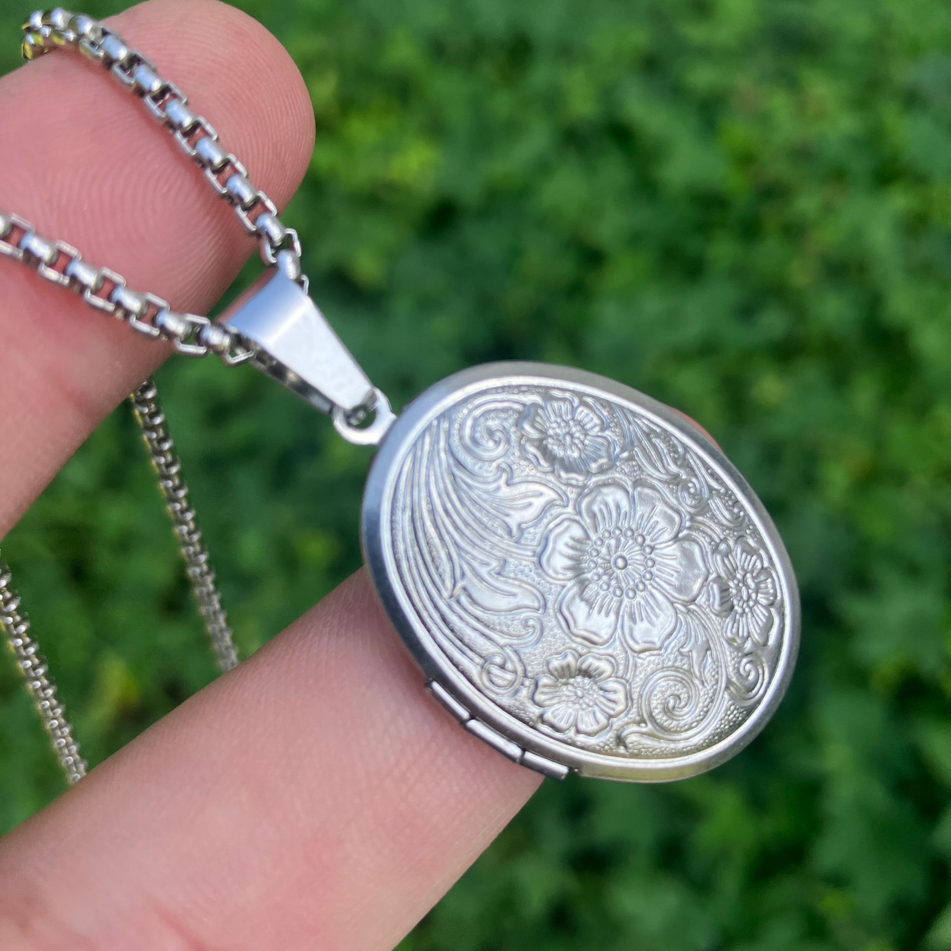 Kadınlar için Çiçekli Oval Kal - Heart Locket Necklace Photo incelemesi ve fiyatı