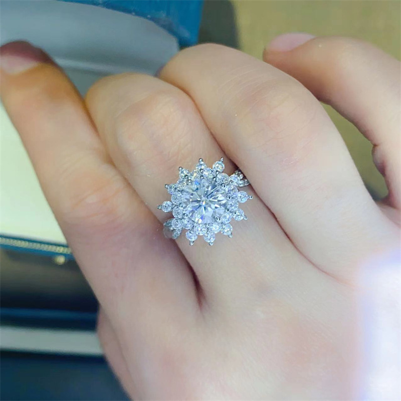 Lüks beyaz altın saf platin PT - Moissanite Engagement Ring 1 Carat incelemesi ve fiyatı